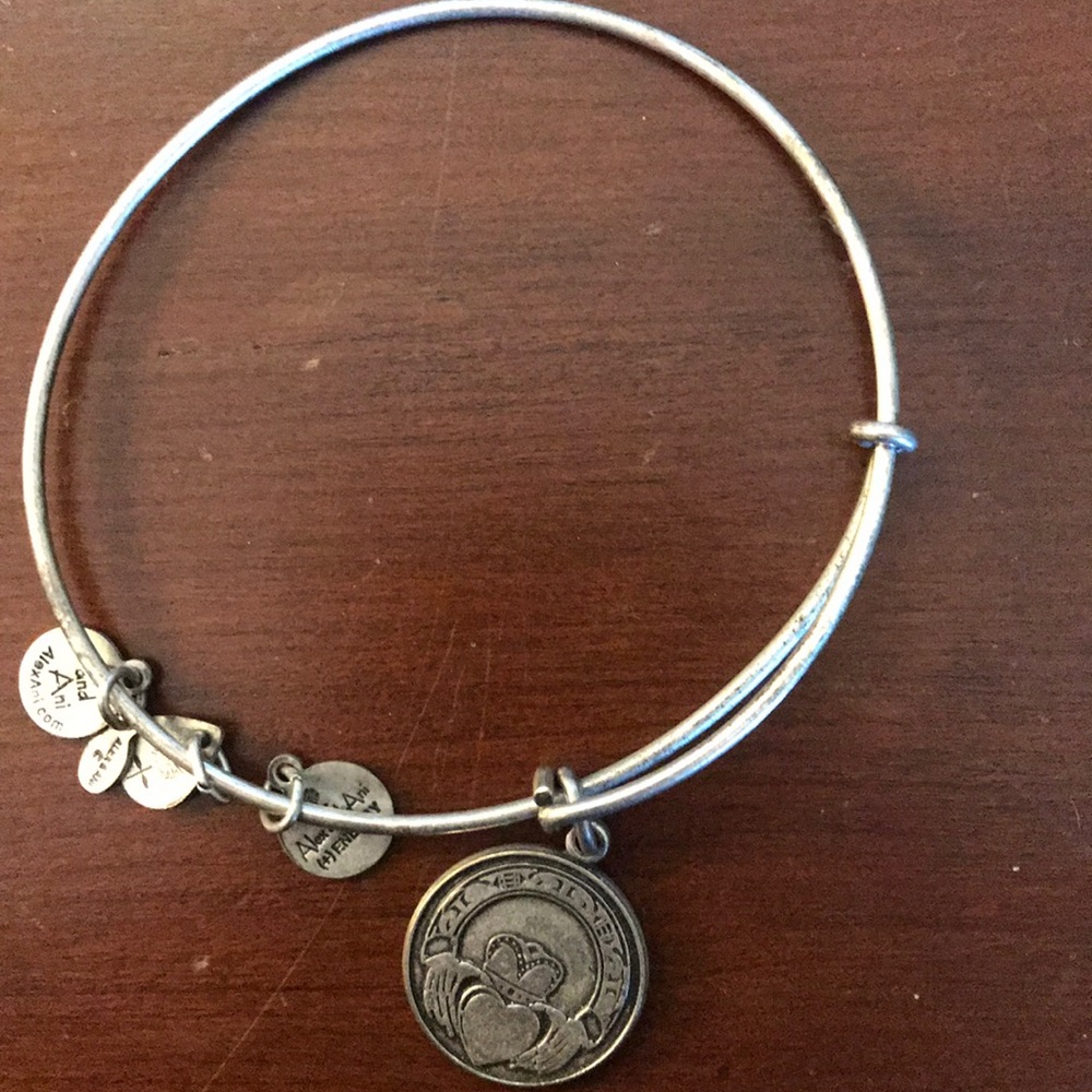 Alex and Ani claddagh bracelet